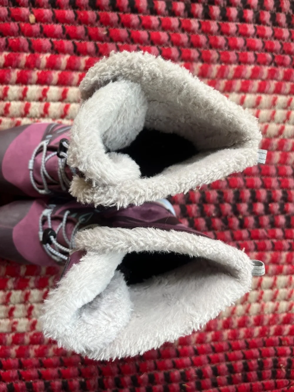 Girls Keen Snow Boots Size 4 ❄️